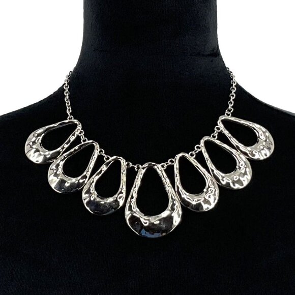 Bib Necklace Hammered Teardrop Shapes Silver Tone Adjustable Length - Picture 1 of 2